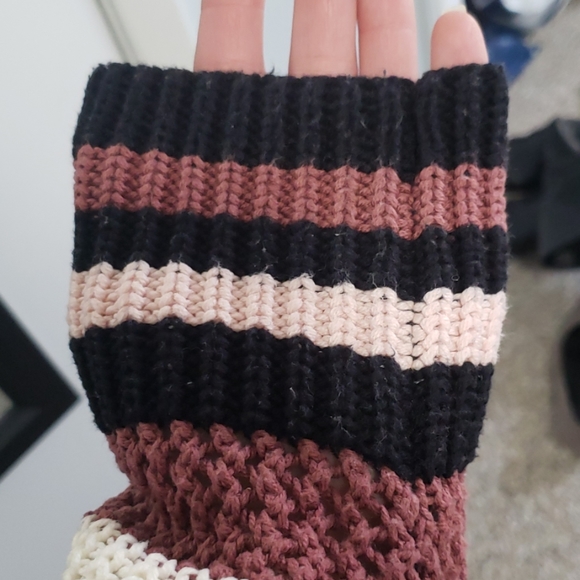 V-neck Sweater - Picture 3 of 5